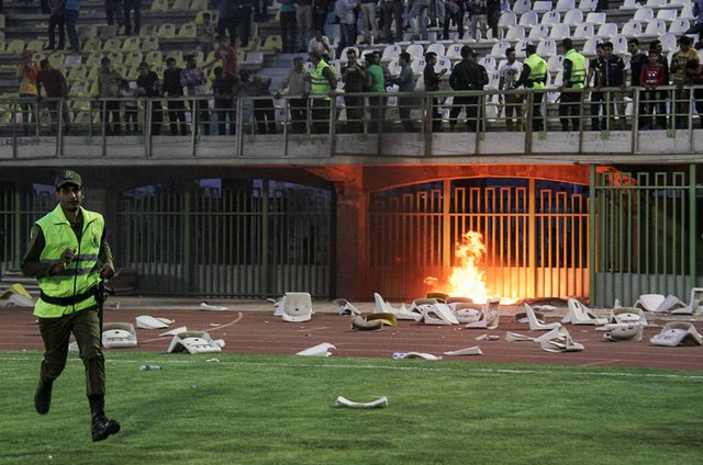 گزارش تصویری/حوادث تأسف بار استادیوم باهنر کرمان