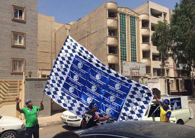 عکس/حضور هواداران مقابل هتل استقلال خوزستان