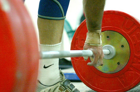 رقابت وزنه‌‌بردار خوزستانی در مسابقات جوانان جهان