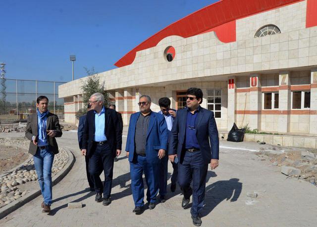 عکس/بازدید هانسن از ورزشگاه جدید فولاد خوزستان