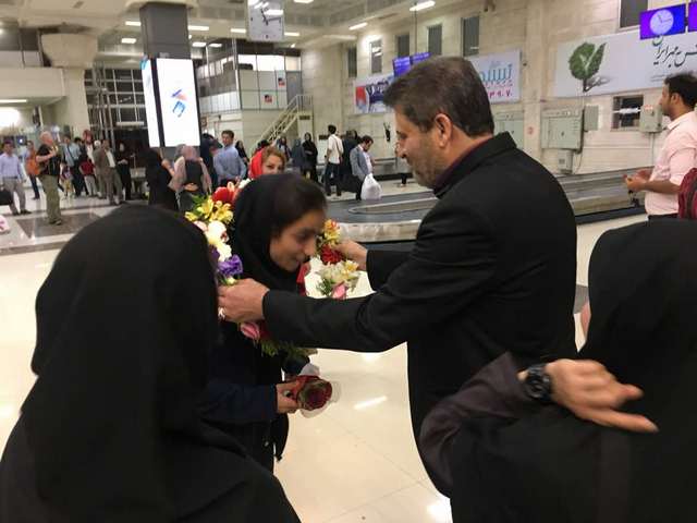 استقبال از بانوان قهرمان آسیا در فرودگاه اهواز