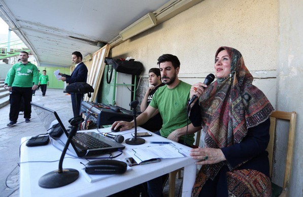 عکس/حضور خانم مجری در استادیوم آزادی