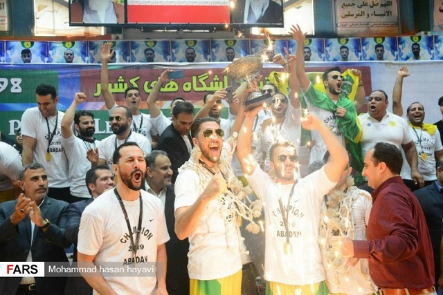 تصاویری از جشن اولین قهرمانی تیم نفت آبادان