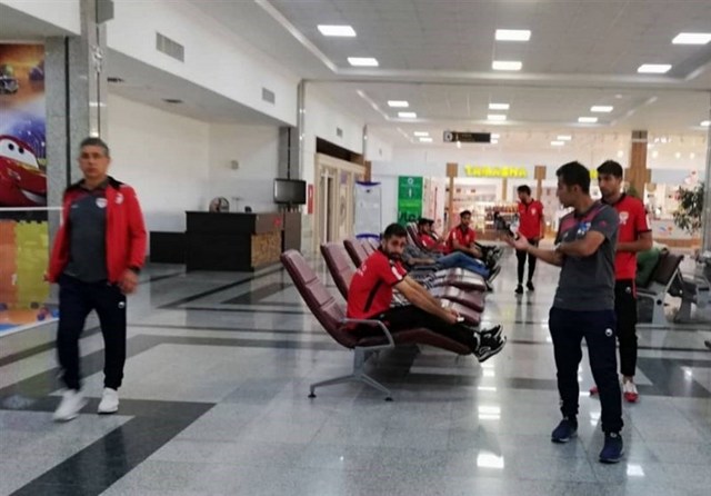 معطلی فولادمردان خوزستان در فرودگاه اصفهان