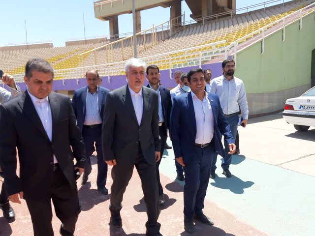 بازدید وزیر ورزش از ورزشگاه‌های خوزستان